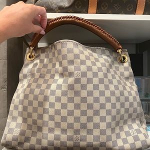 Louis Vuitton white artsy